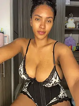 Snapshot of Mia_sweet80 chatting on 10-18-25, 02:57 Mia sweet80 online show from 10-18-25, 02:57