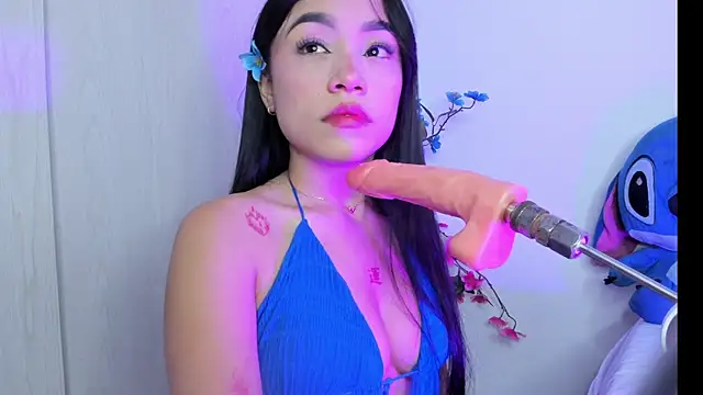 Snapshot of Eva_cutte chatting on 07-13-26, 12:37 Eva cutte online show from 07-13-26, 12:37