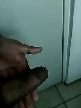 Snapshot of Leofj007 chatting on 10-29-25, 04:33 Leofj007 online show from 10-29-25, 04:33