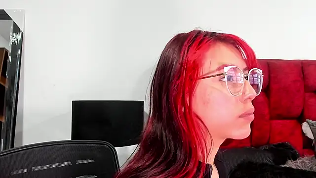 Maddy Mills online show from 09-25-25, 07:09