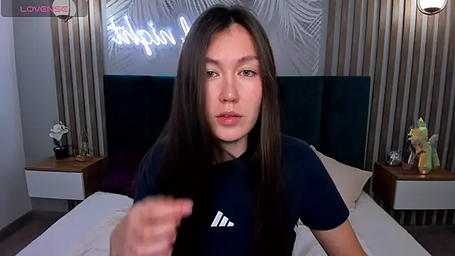 Tina Porter online show from 11-19-25, 01:27