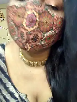 Hotty Sonali online show from 10-22-25, 01:05