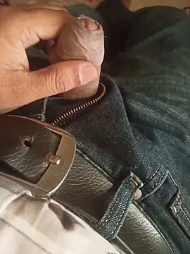 Snapshot of silvaa89 chatting on 10-16-25, 09:39 silvaa89 online show from 10-16-25, 09:39