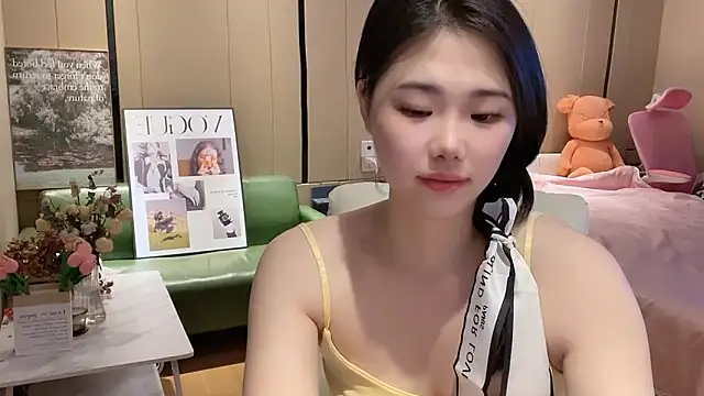 suki-1 online show from 10-14-25, 08:48