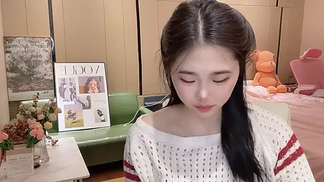 suki-1 online show from 10-12-25, 07:43