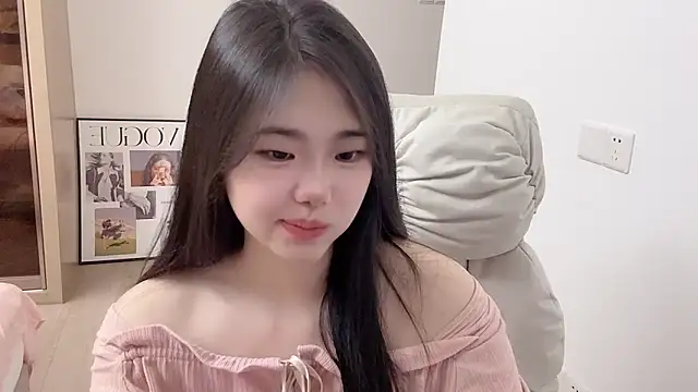 suki-1 online show from 11-18-25, 08:28