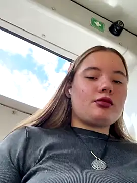 StephanieMur online show from 09-21-25, 06:07