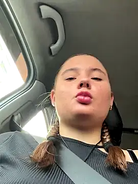 StephanieMur online show from 09-23-25, 05:03