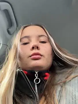 StephanieMur online show from 10-07-25, 04:24