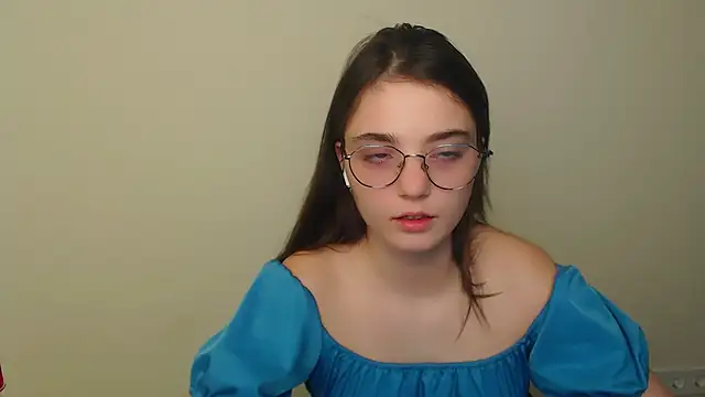 Snapshot of Sun_Shine__ chatting on 07-17-26, 09:23 Sun Shine online show from 07-17-26, 09:23