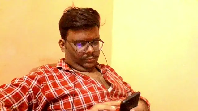 Snapshot of brownbear6 chatting on 10-18-25, 03:14 brownbear6 online show from 10-18-25, 03:14