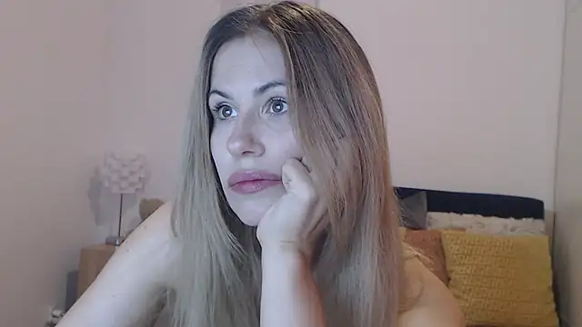 Snapshot of Lika_Soul chatting on 07-11-26, 03:56 Lika Soul online show from 07-11-26, 03:56