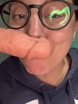 LupeLok online show from 10-08-25, 04:03