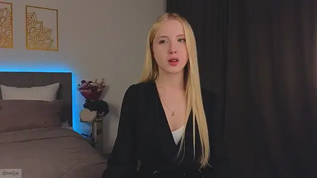 Snapshot of Adele_Armas chatting on 10-08-25, 11:38 Adele Armas online show from 10-08-25, 11:38