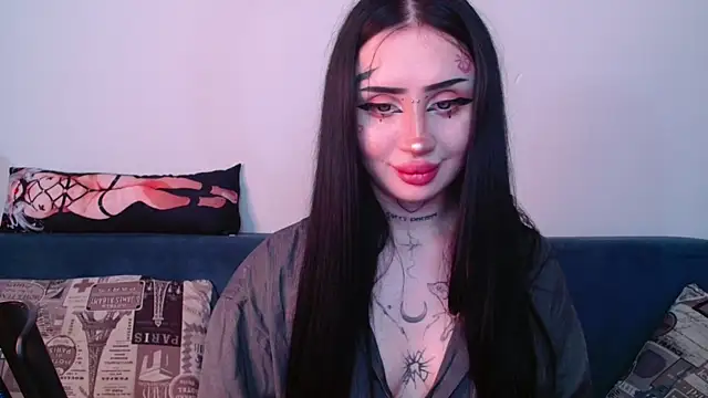 Snapshot of alisa_tattoogirl1 chatting on 09-10-25, 05:12 alisa tattoogirl1 online show from 09-10-25, 05:12