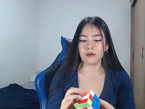 EloiseJun online show from 11-06-25, 12:14