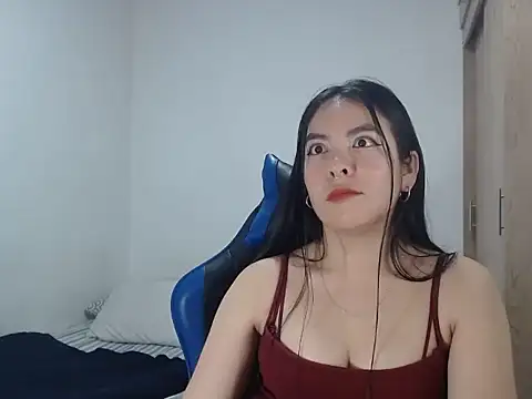 EloiseJun online show from 09-30-25, 01:11