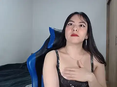 EloiseJun online show from 02-13-26, 05:07