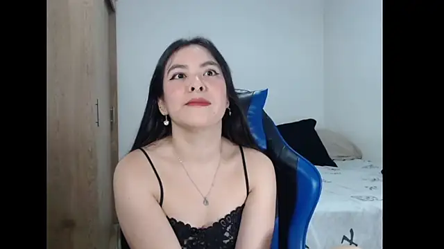 EloiseJun online show from 04-11-26, 05:15