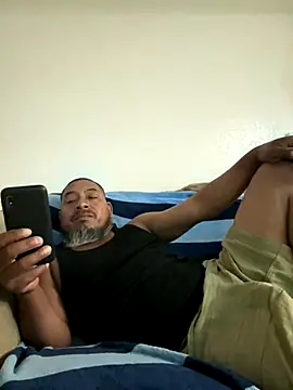 julio p online show from 10-17-25, 02:15