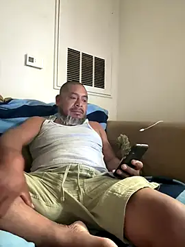 julio p online show from 10-15-25, 03:05