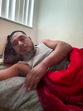 Snapshot of julio_p chatting on 10-05-25, 02:19 julio p online show from 10-05-25, 02:19