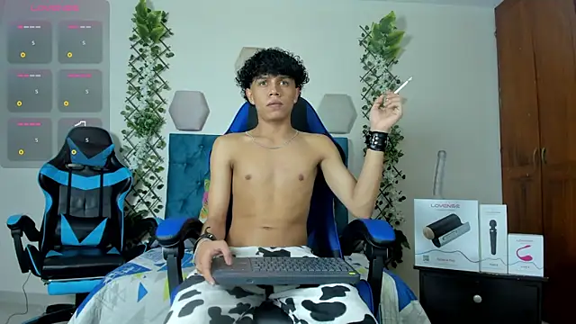 Snapshot of _taylor_black chatting on 10-07-25, 12:11  taylor black online show from 10-07-25, 12:11