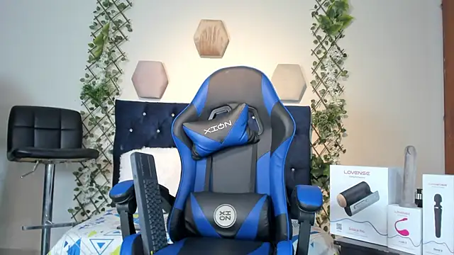 Snapshot of _taylor_black chatting on 11-06-25, 12:36 taylor black online show from 11-06-25, 12:36