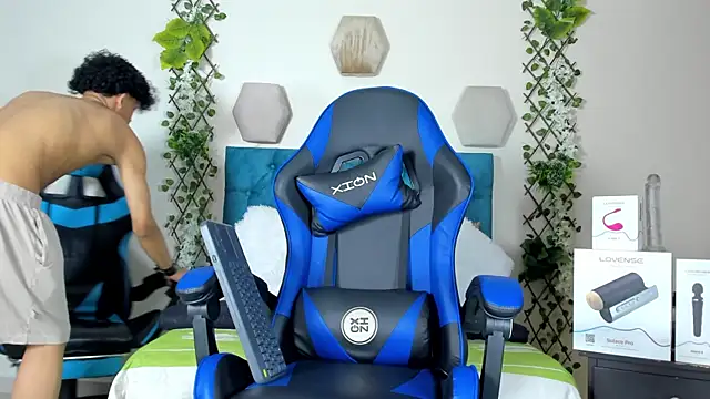 Snapshot of _taylor_black chatting on 11-04-25, 09:07 taylor black online show from 11-04-25, 09:07