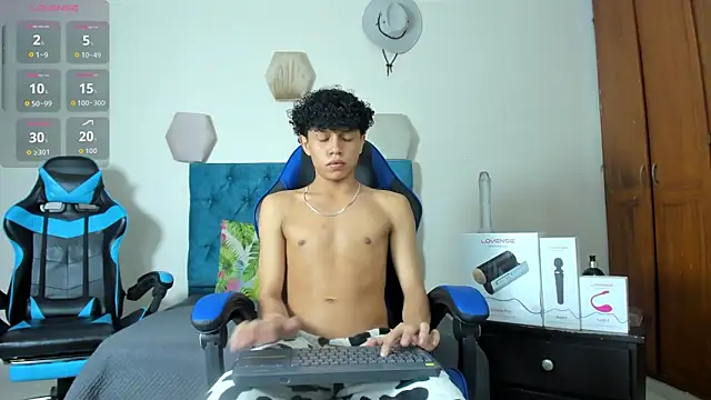 Snapshot of _taylor_black chatting on 09-22-25, 11:33  taylor black online show from 09-22-25, 11:33