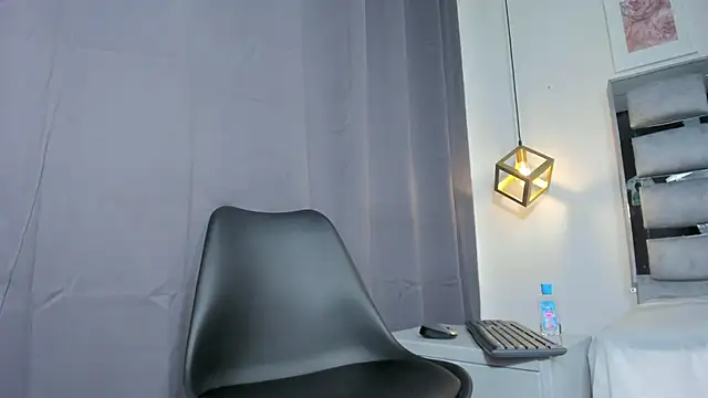 lianfox  online show from 11-22-25, 12:48