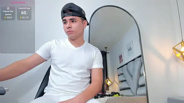 lianfox  online show from 02-15-26, 01:43