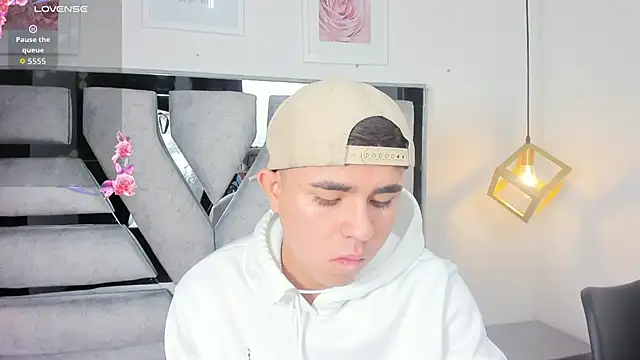 lianfox  online show from 11-01-25, 01:05