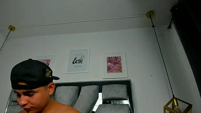 lianfox  online show from 04-23-26, 12:22