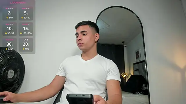 lianfox  online show from 05-18-26, 12:54