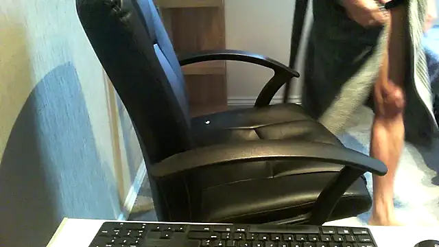 Snapshot of rogpb chatting on 02-13-26, 10:26 rogpb online show from 02-13-26, 10:26