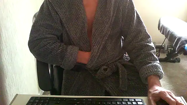 Snapshot of rogpb chatting on 02-01-26, 10:35 rogpb online show from 02-01-26, 10:35