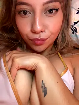 Snapshot of MissCat_ chatting on 09-23-25, 03:13 MissCat online show from 09-23-25, 03:13