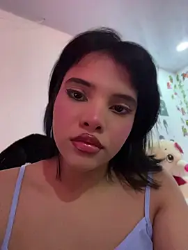 Snapshot of Ada_sienn chatting on 06-25-26, 01:14 Ada sienn online show from 06-25-26, 01:14