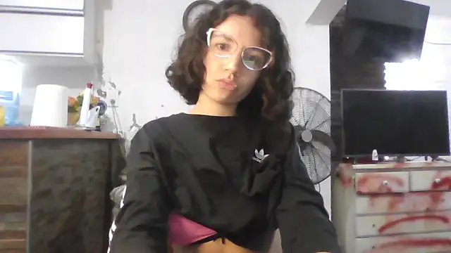 loliporomero online show from 11-05-25, 01:09