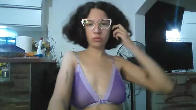 Snapshot of loliporomero chatting on 10-19-25, 01:52 loliporomero online show from 10-19-25, 01:52