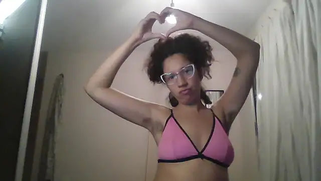 Snapshot of loliporomero chatting on 02-05-26, 02:18 loliporomero online show from 02-05-26, 02:18