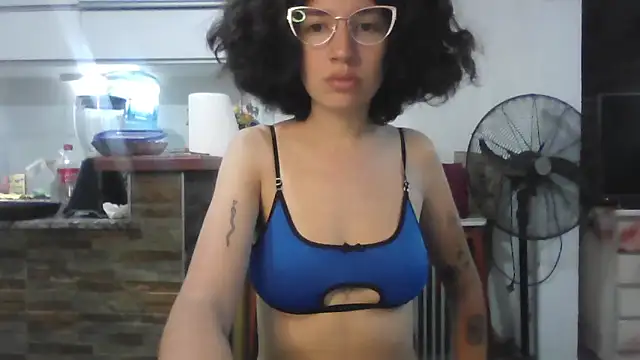 Snapshot of loliporomero chatting on 10-10-25, 12:55 loliporomero online show from 10-10-25, 12:55