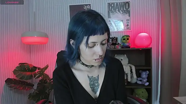 Snapshot of kattusauruss chatting on 09-12-25, 01:11 kattusauruss online show from 09-12-25, 01:11