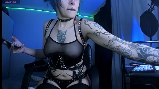 kattusauruss online show from 03-11-26, 04:39