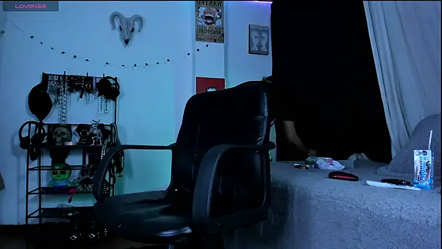 kattusauruss online show from 04-10-26, 01:34