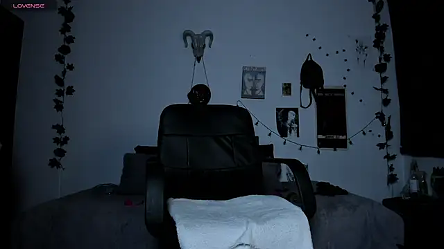 kattusauruss online show from 11-20-25, 04:46