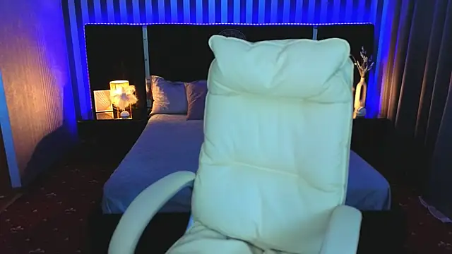 Neyla Charm online show from 10-11-25, 06:03