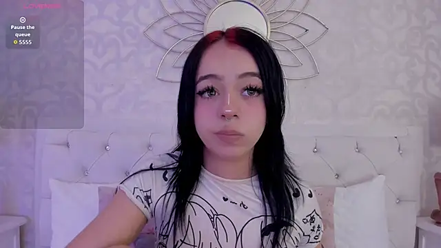 Snapshot of Cassie66_ chatting on 10-22-25, 03:50 Cassie66 online show from 10-22-25, 03:50