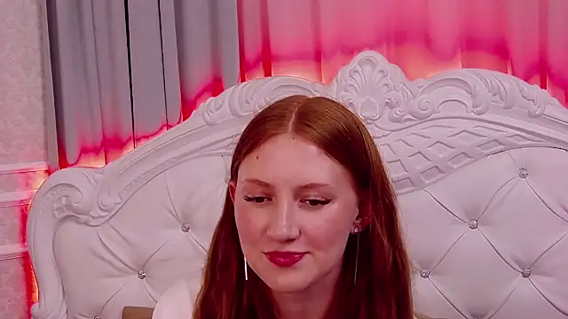 SaraMoor online show from 10-21-25, 04:28